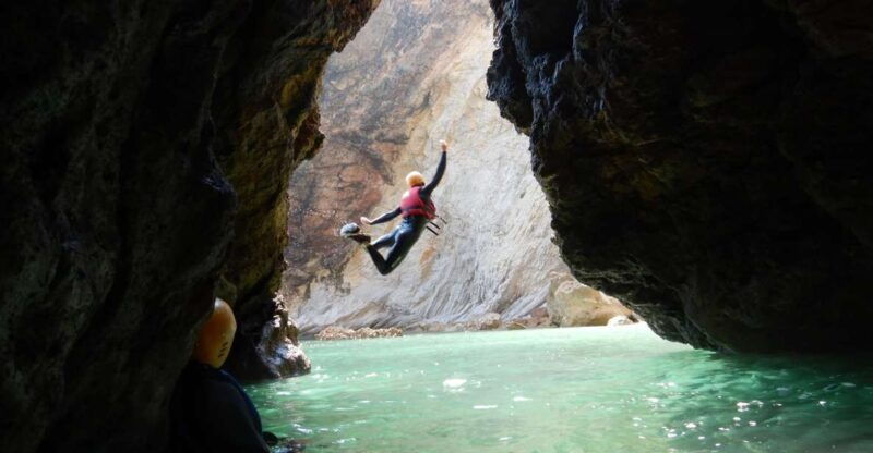 sagres-coasteering-swimming-cliff-jump-rock-climbing