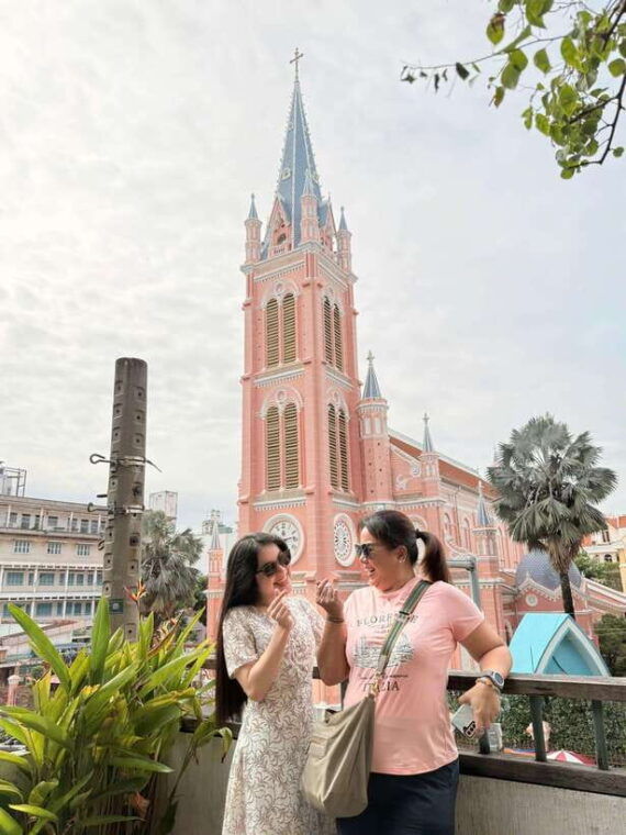 saigon-art-cafe-hopping-tour-w-van-gogh-monet-exhibit