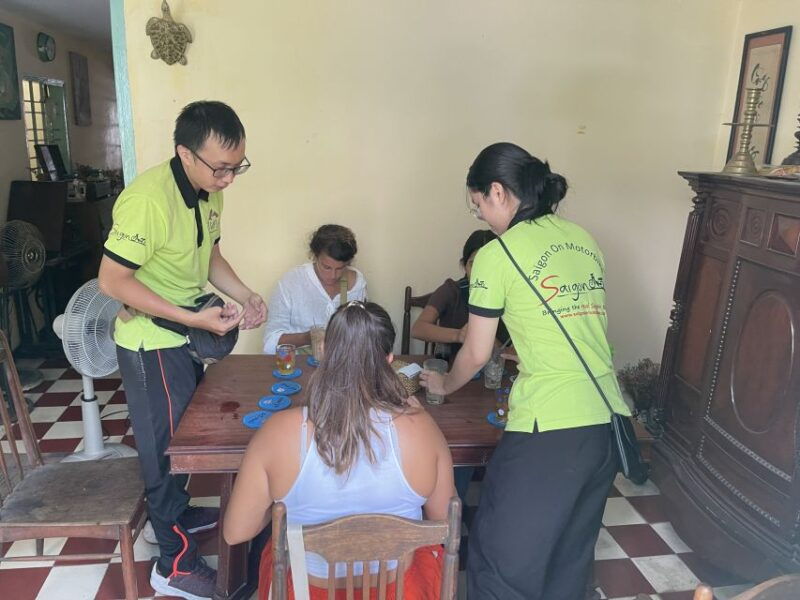 saigon-city-unseen-highlights-2h-tour-opt-ao-dai-riders