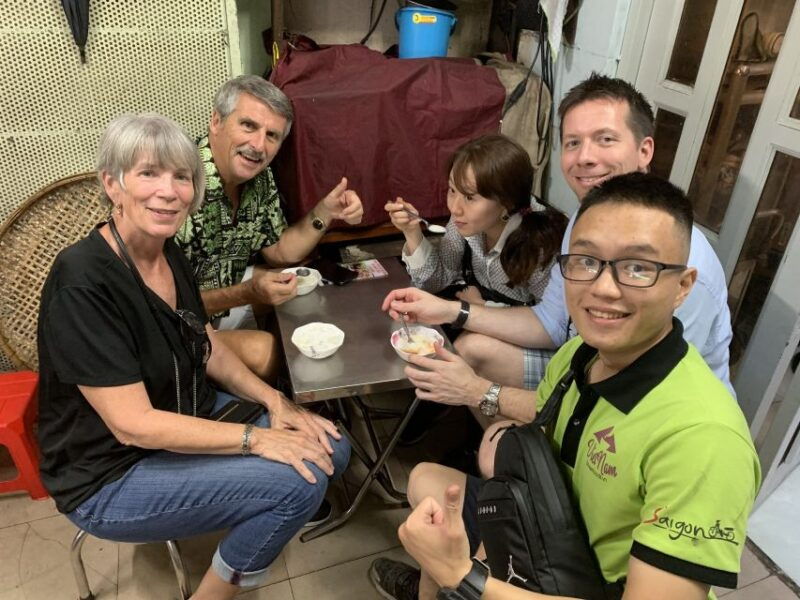 saigon-city-unseen-highlights-2h-tour-opt-ao-dai-riders