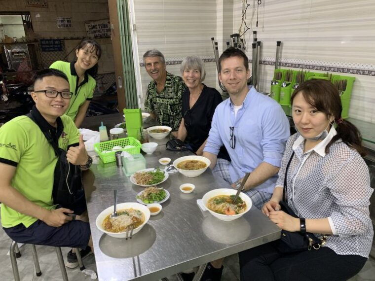 saigon-city-unseen-highlights-2h-tour-opt-ao-dai-riders