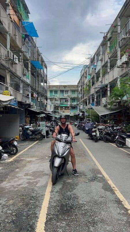 saigon-cycling-bike-tour-ho-chi-minh-city-sightseeing-2