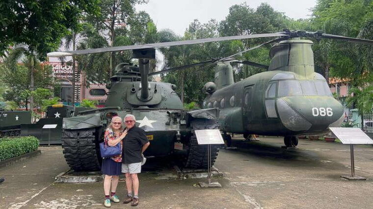 saigon-cycling-bike-tour-ho-chi-minh-city-sightseeing-2