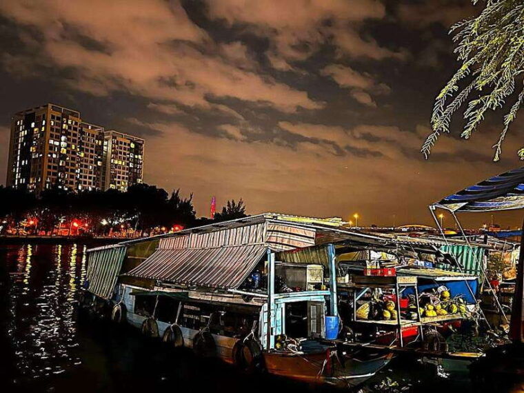 saigon-floating-market-and-food-tasting-tour-by-scooter