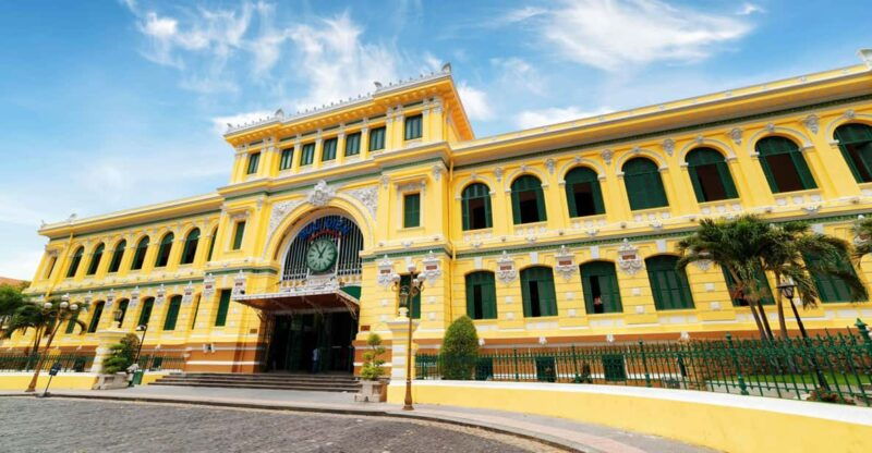 saigon-hightlight-tour-with-hisotry-vibrant-contrasts