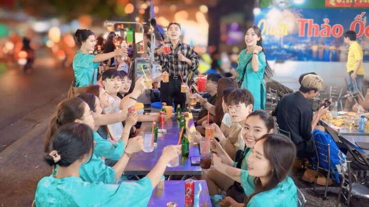 saigon-michelin-guide-food-tour-with-ao-dai-female-riders