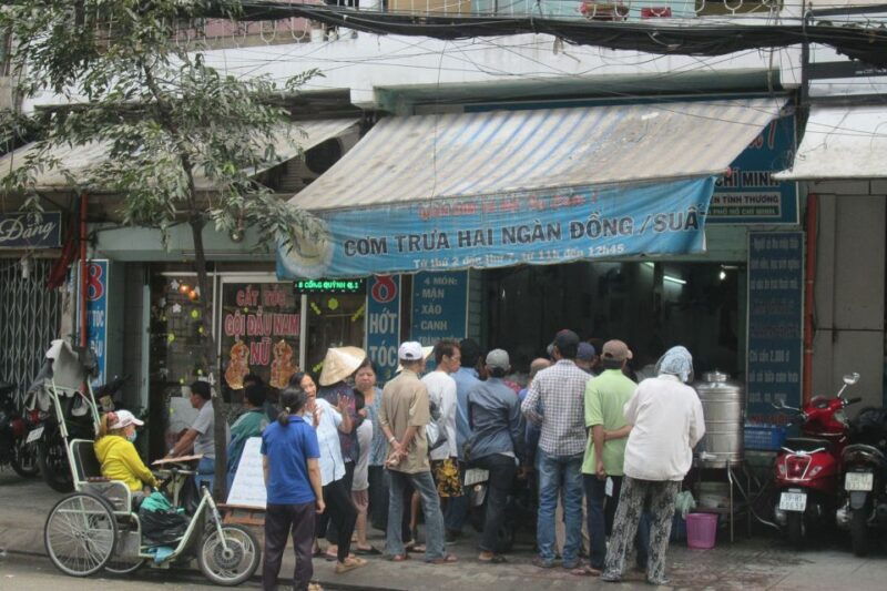 saigon-slum-tour-with-motorbike