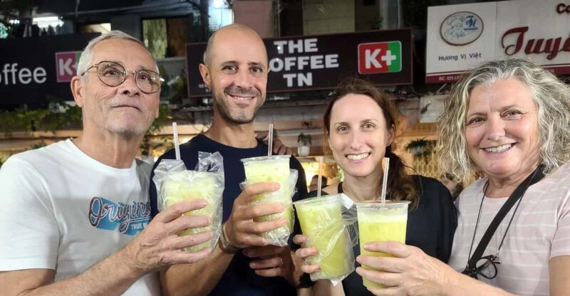 saigon-street-food-by-motorbike-car