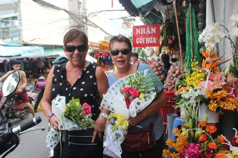 saigon-street-food-by-motorbike-car