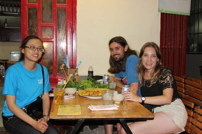 saigon-street-food-by-motorbike-car