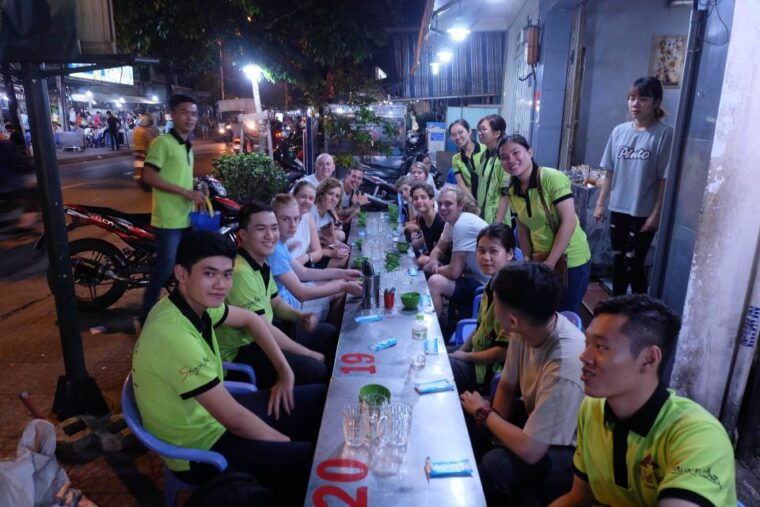 saigon-street-food-evening-walking-tour