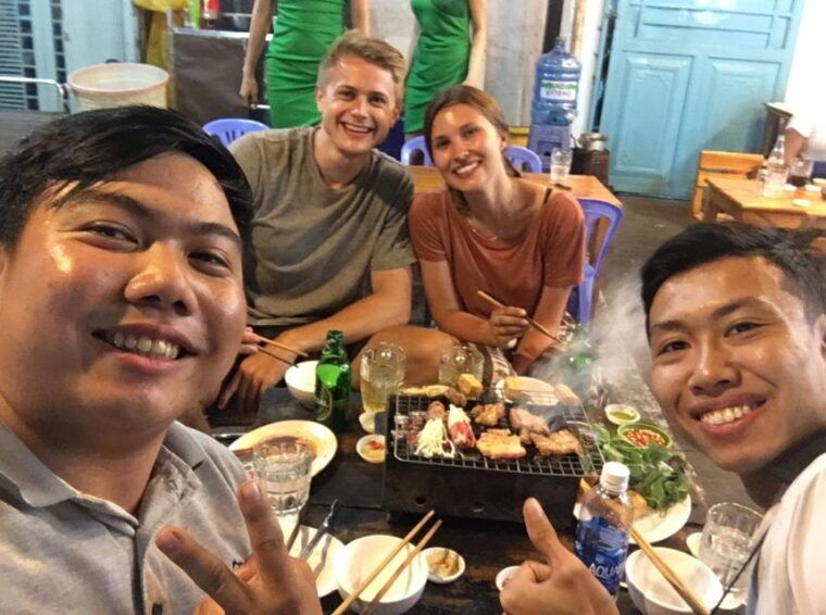 saigon-street-food-evening-walking-tour