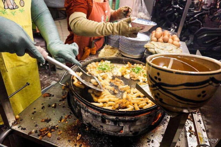 saigon-unseen-street-food-tour-by-motobike