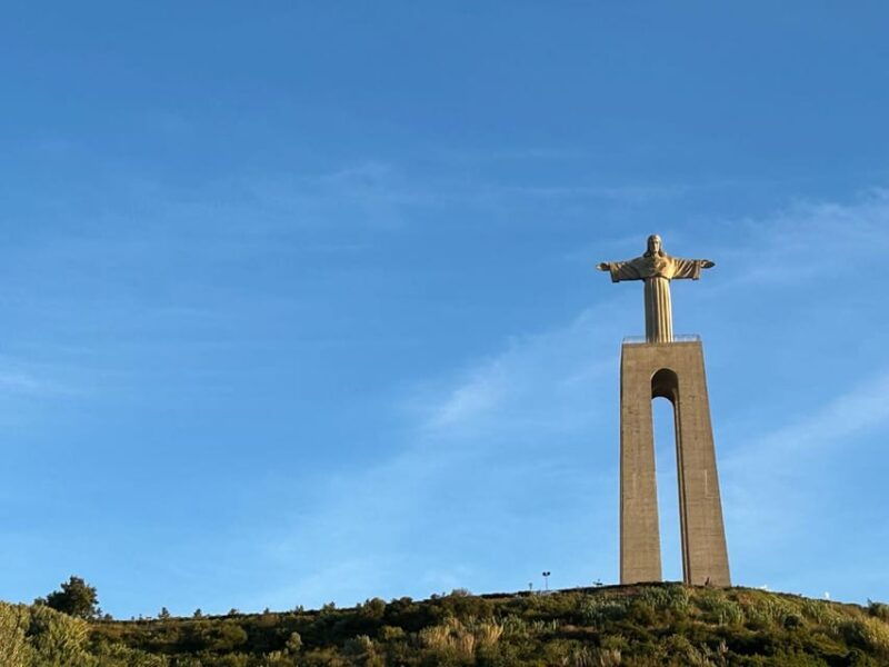 sail-along-the-tejo-river-and-experience-lisbons-landmarks