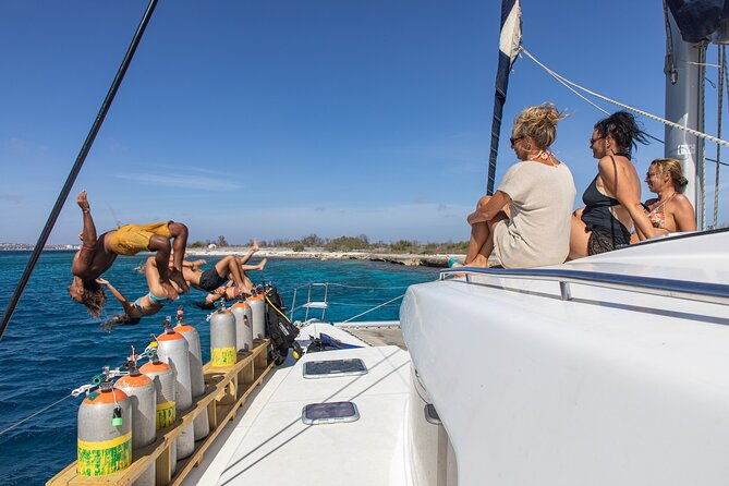 sail-dive-dine-catamaran-trip