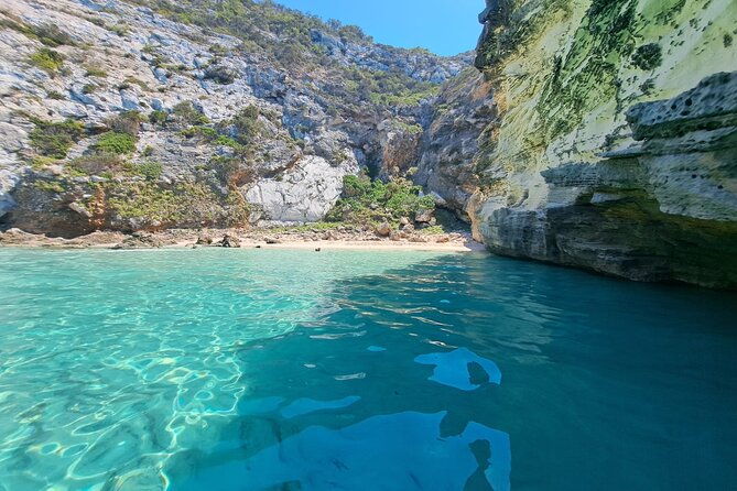 sail-ibiza-formentera-enjoy-a-swim-in-paradisiacal-coves