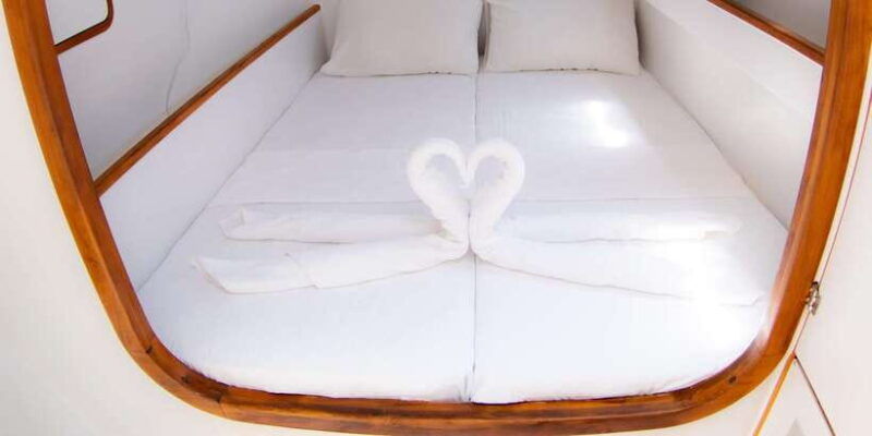 sail-lanka-charter-overnight-stay-cruises