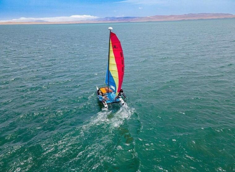 sail-on-a-catamaran-discover-paracas-bay