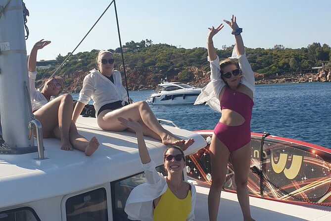sail-the-athens-riviera-on-a-catamaran