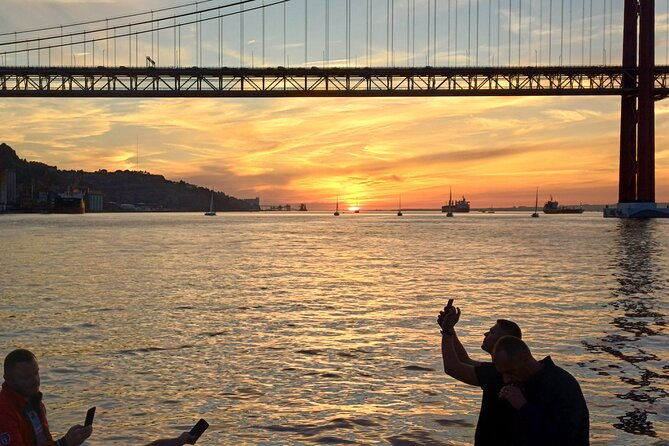 sail-with-alf-and-rita-sunset-boat-cruise-in-lisbon