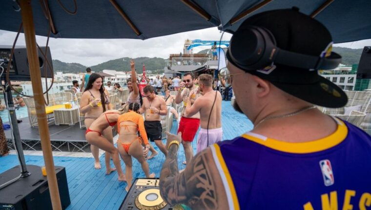 sailaway-pool-party-phuket