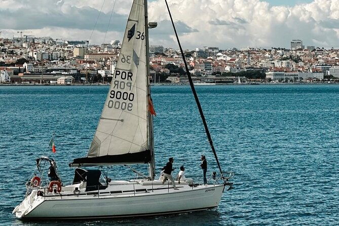 sailboat-excursion-along-the-magnificent-tagus-river