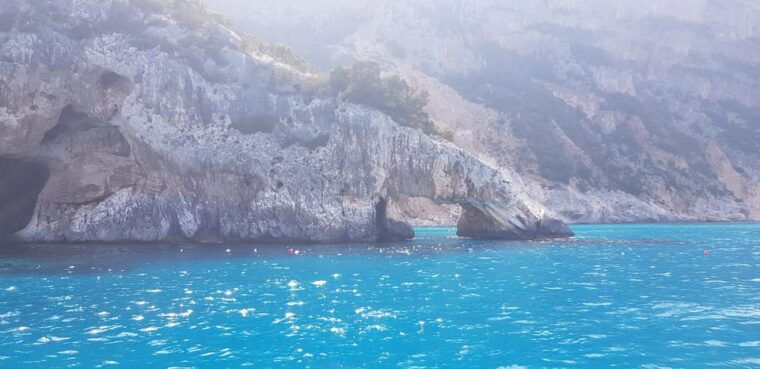 sailing-at-cala-goloritze-sailing-trip-by-boat