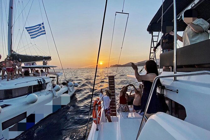 sailing-cruise-in-santorini-with-fairwind