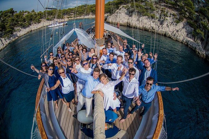 sailing-day-in-the-heart-of-the-calanques