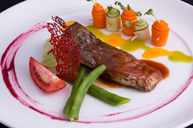 Sailing the Hidden Paradise of Bai Tu Long - Transportation and Group Size