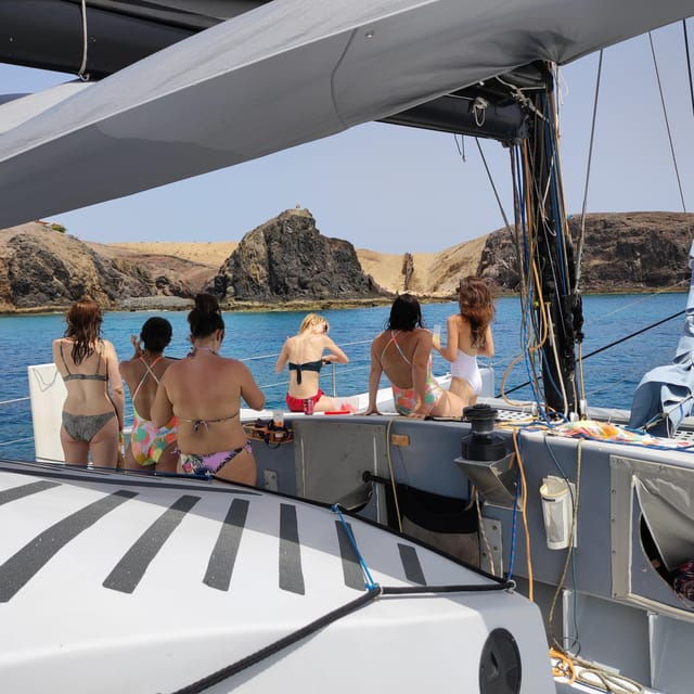 sailing-tour-to-papagayo-beach