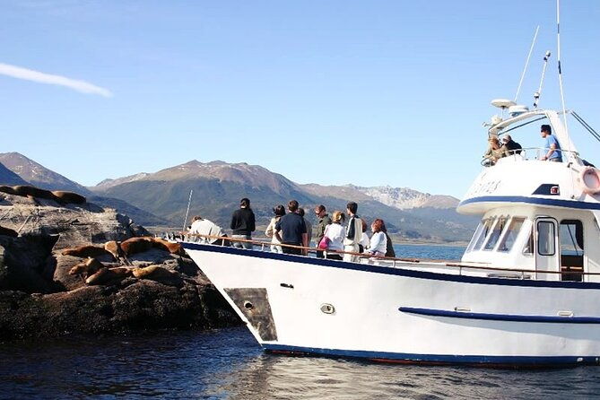 sailing-ushuaia-beagle-channel-in-a-yatch