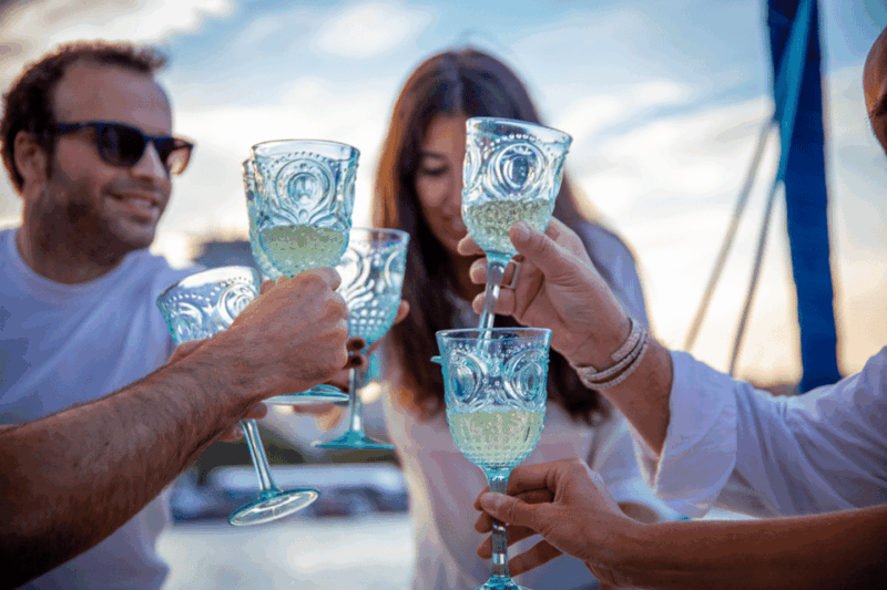 sailing-wine-tasting-with-expert-sommelier-in-barcelona