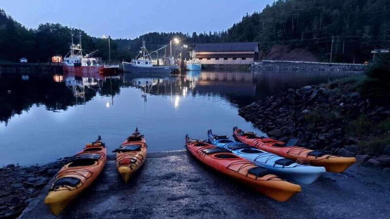 saint-john-guided-kayaking-tour-of-st-martins-sea-caves