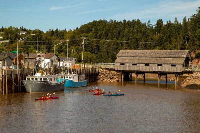 saint-john-guided-kayaking-tour-of-st-martins-sea-caves