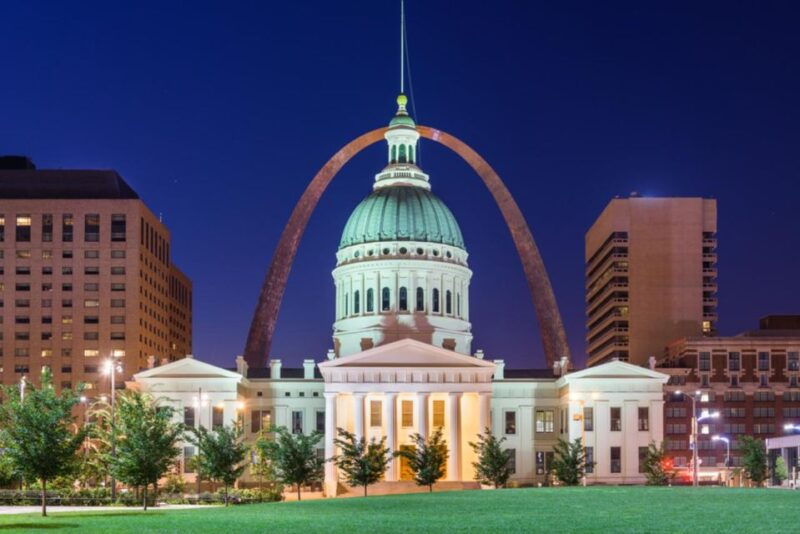 saint-louis-romantic-tour-in-the-city-of-love