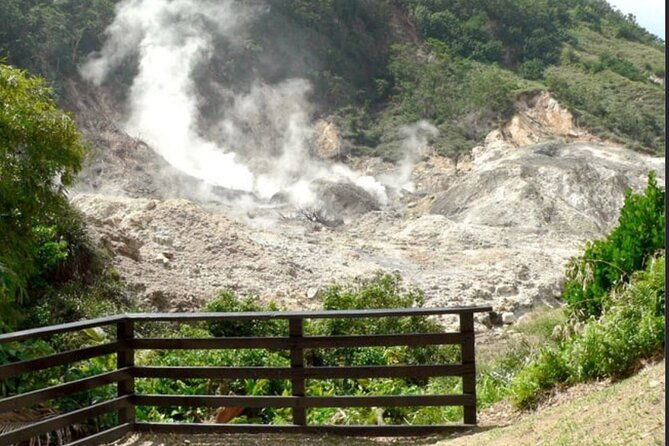 saint-lucia-pitons-waterfalls-and-mud-bath-experience