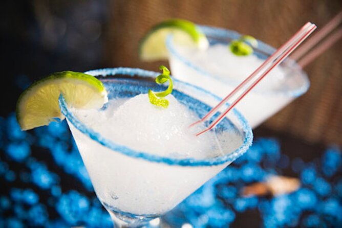 saint-lucia-sundown-bar-hop-with-chic