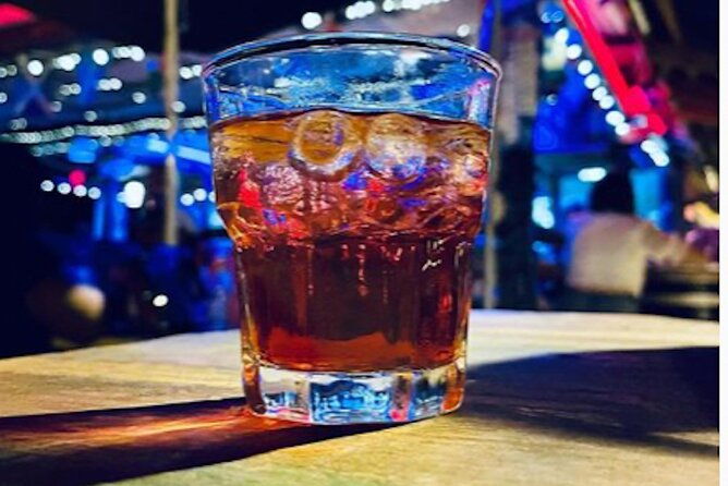 saint-lucia-sundown-bar-hop-with-chic