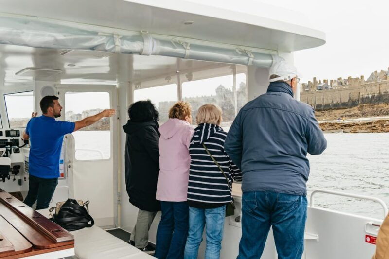 saint-malo-guided-boat-tour-with-local-captain