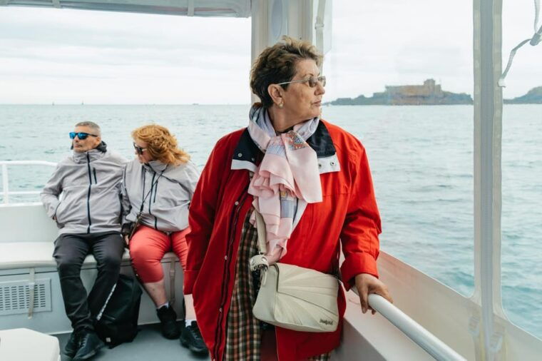 saint-malo-guided-boat-tour-with-local-captain