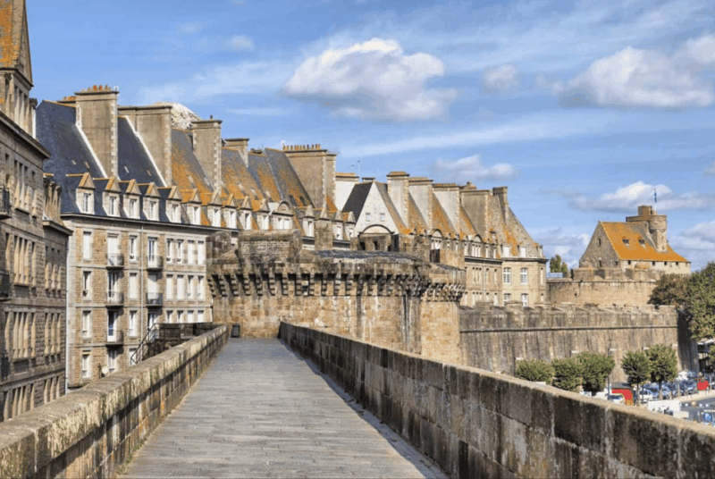 saint-malo-private-guided-tour-of-the-historic-walled-city