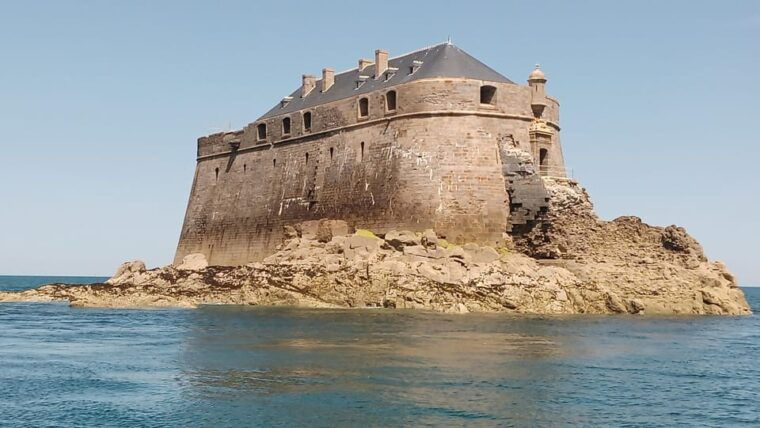 saint-malo-sailing-water-cab