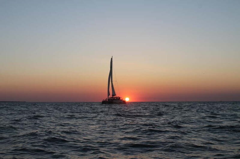 Saint-Martin-de-Ré : Sunset Catamaran Cruise (2h00) - What to Expect from the Sunset Catamaran Cruise
