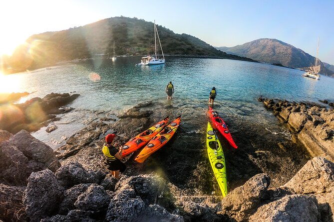 saint-nicholas-island-sea-kayaking-tour