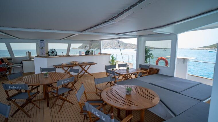 saint-raphael-cap-taillat-full-day-and-meal-cruise