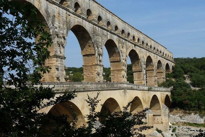 saint-remy-les-baux-and-pont-du-gard-small-group-day-trip
