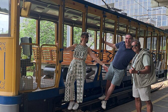 saint-teresa-two-thumbs-up-for-this-amazing-tour