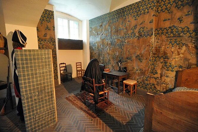 sainte-chapelle-and-conciergerie-1-5-hour-private-guided-tour