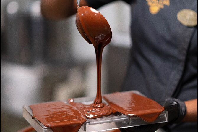 saintlucia-chocolate-making-marigotbay-views-souvenir-shopping